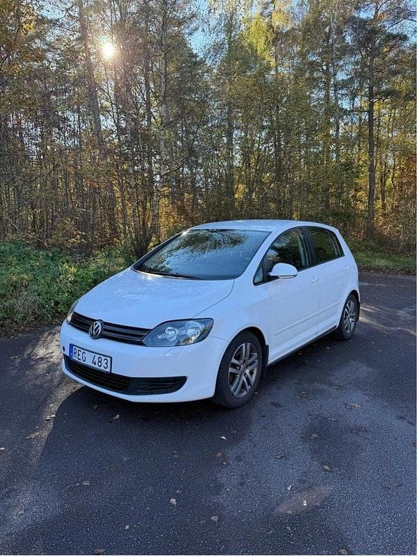 Vit Begagnad 2010 VW Golf Plus Cross Minibuss | 49 000 kr (Marknadspris) - Bild 1/4