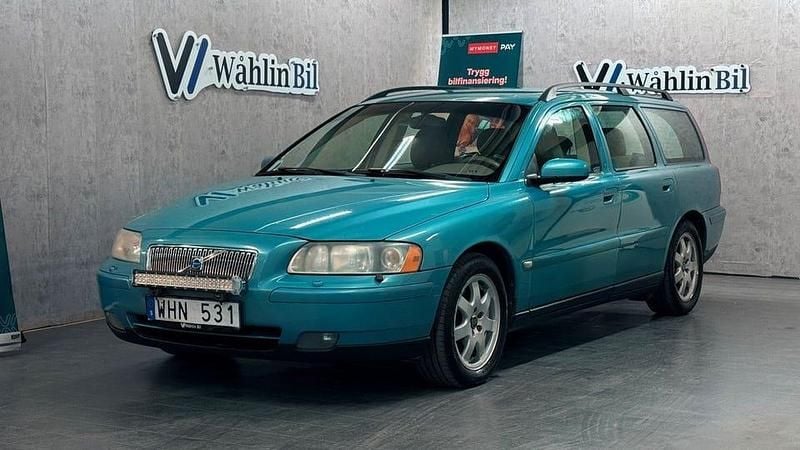 Blå Begagnad 2005 Volvo V70 Kinetic Kombi | 29 900 kr (Marknadspris) - Bild 1/4