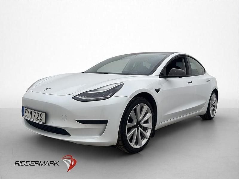 Begagnad Tesla Model 3 Standard Range Plus 239 kW (325 HK) 2020 Vit Sedan