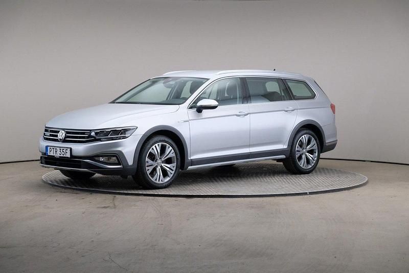Silver Begagnad 2020 VW Passat Alltrack GT Kombi | 329 000 kr (Lite dyr) - Bild 1/4