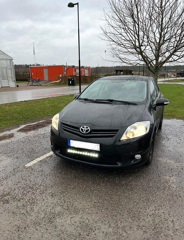 Begagnad Toyota Auris 90 HK (66 kW) 2010 Halvkombi