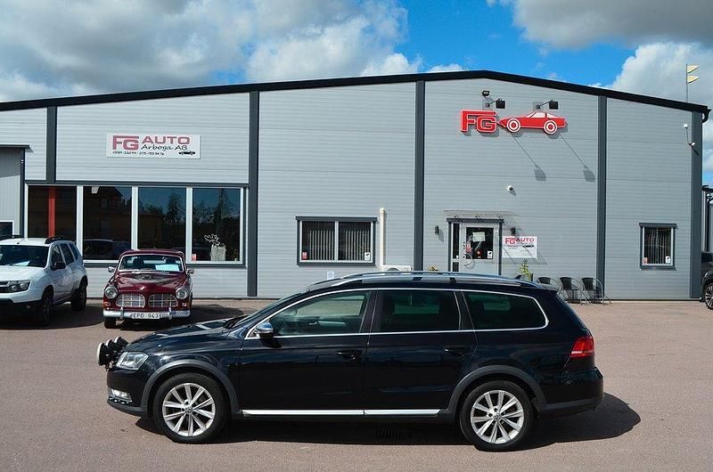 Svart Begagnad 2014 VW Passat Alltrack Kombi | 74 900 kr (Marknadspris) - Bild 1/4