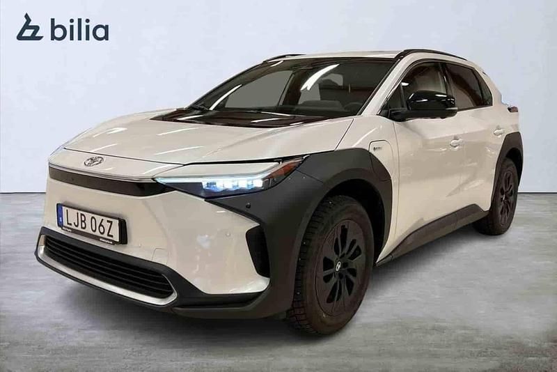Vit Begagnad 2025 Toyota bZ4X SUV | 469 900 kr (Bra pris) - Bild 1/1
