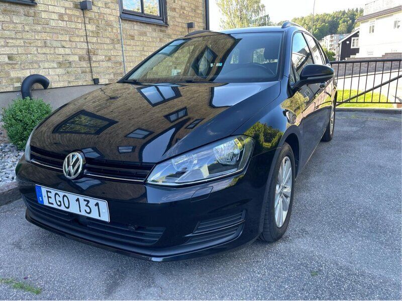 Svart Begagnad 2014 VW Golf VII Kombi | 99 500 kr (Marknadspris) - Bild 1/4