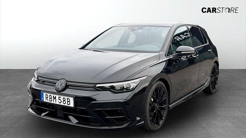 Svart Begagnad 2025 VW Golf VIII Black Edition Kombi | 549 900 kr - Bild 1/4