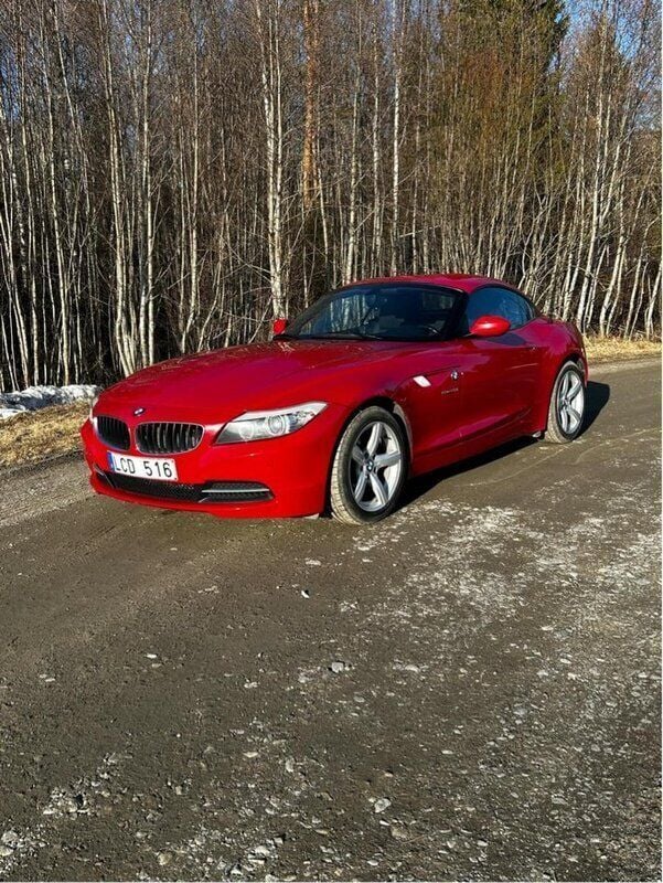 Röd Begagnad 2011 BMW Z4 Cab | 180 000 kr (Superpris) - Bild 1/4
