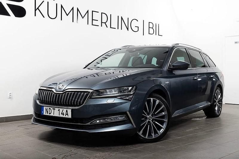 Begagnad Skoda Superb LAURIN & KLEMENT 156 HK (114 kW) 2020 Grå Kombi