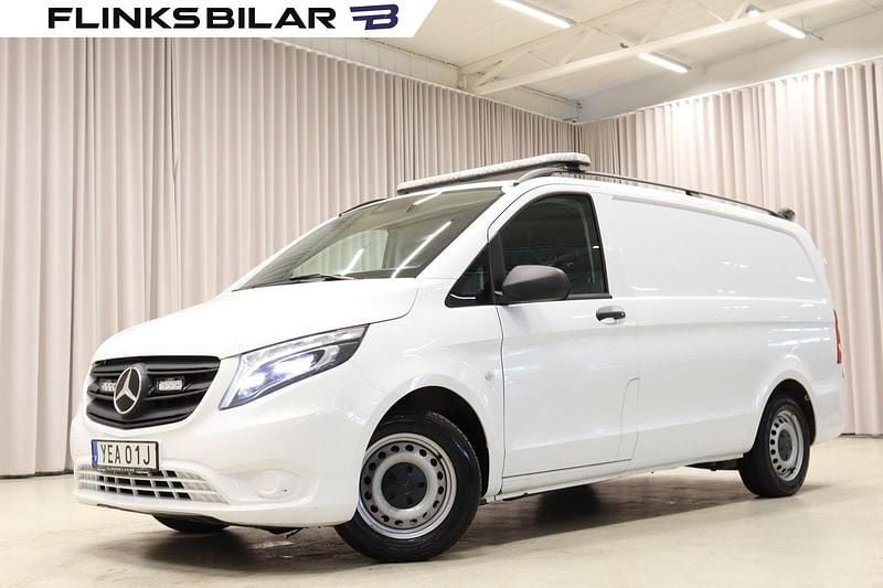 Vit Begagnad 2022 Mercedes Vito Minibuss | 279 900 kr (Superpris) - Bild 1/4