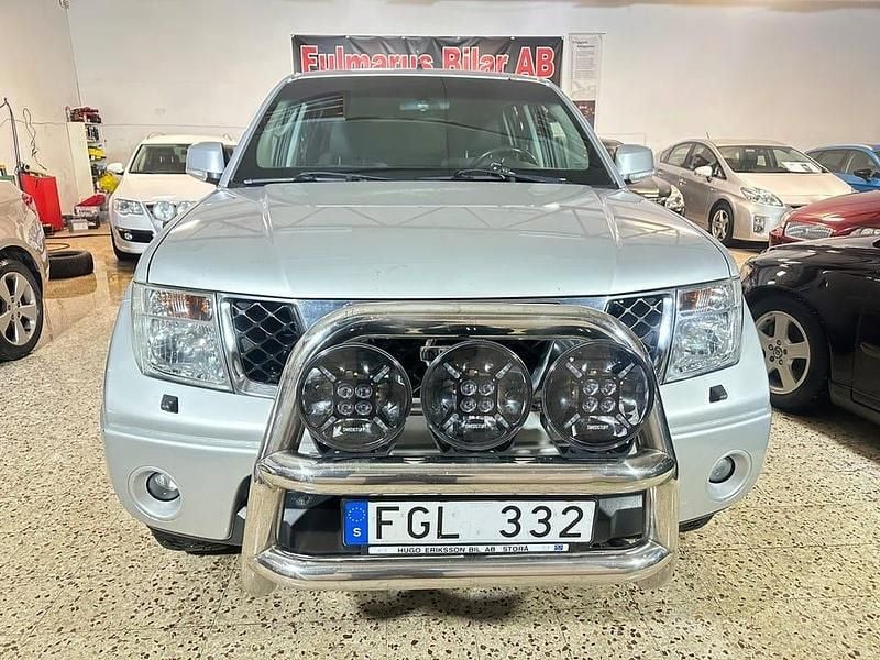 Begagnad Nissan Navara 171 HK (125 kW) 2010 Silver Pickup