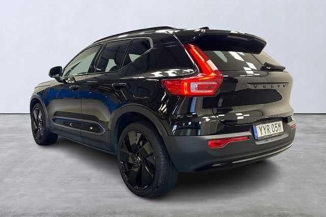Begagnad Volvo EX40 Plus 188 kW (256 HK) 2024 Svart SUV