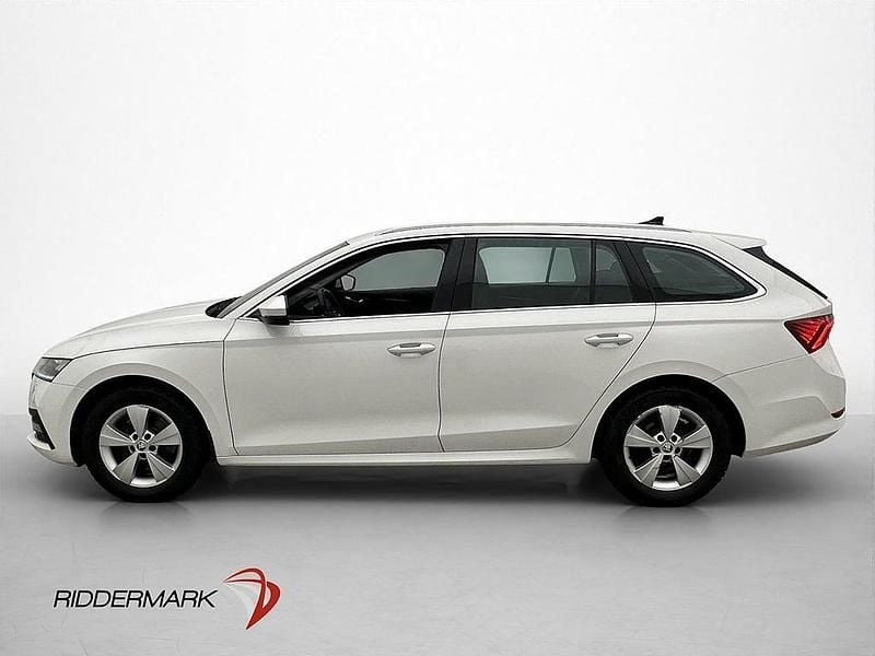 Begagnad Skoda Octavia Ambition 150 HK (110 kW) 2022 Vit Kombi