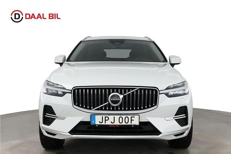 Begagnad Volvo XC60 Core 350 HK (257 kW) 2022 Vit SUV