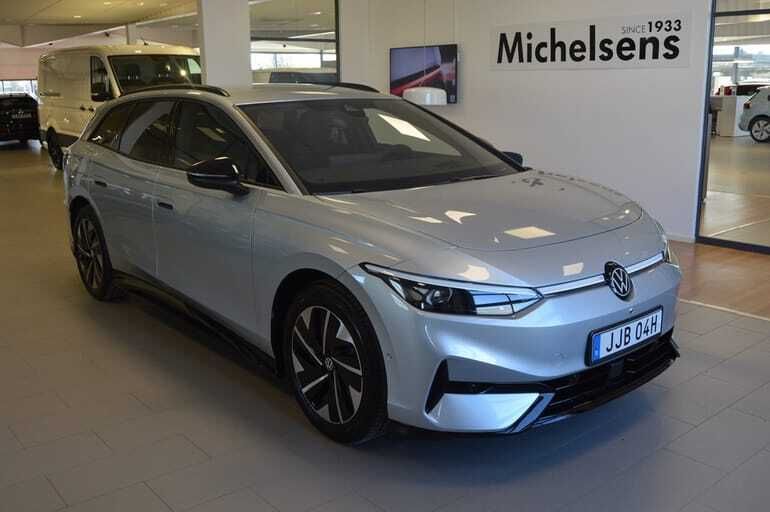 Silver Ny 2025 VW ID.7 Pro Sedan | 673 900 kr (Marknadspris) - Bild 1/4