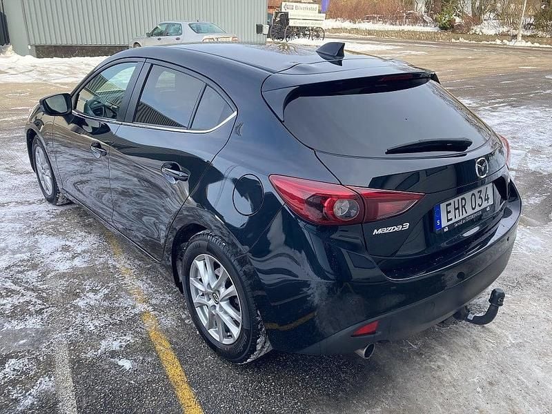 Begagnad Mazda 3 Vision 120 HK (88 kW) 2014 Svart Halvkombi