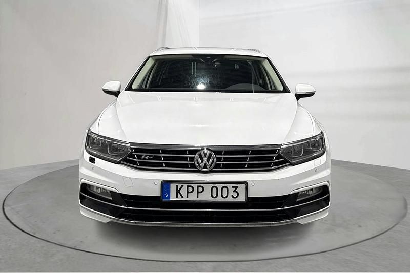 Begagnad VW Passat Executive 190 HK (139 kW) 2019 Vit
