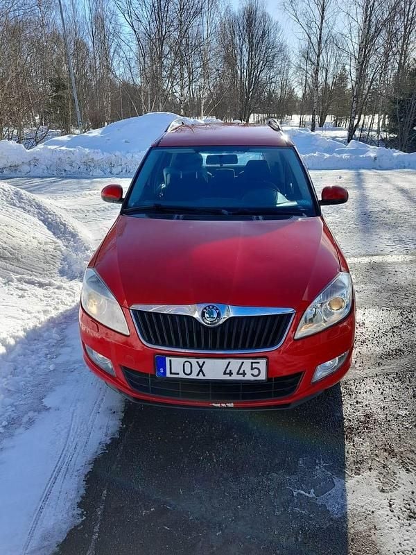 Begagnad Skoda Roomster 75 HK (55 kW) 2011 Minibuss