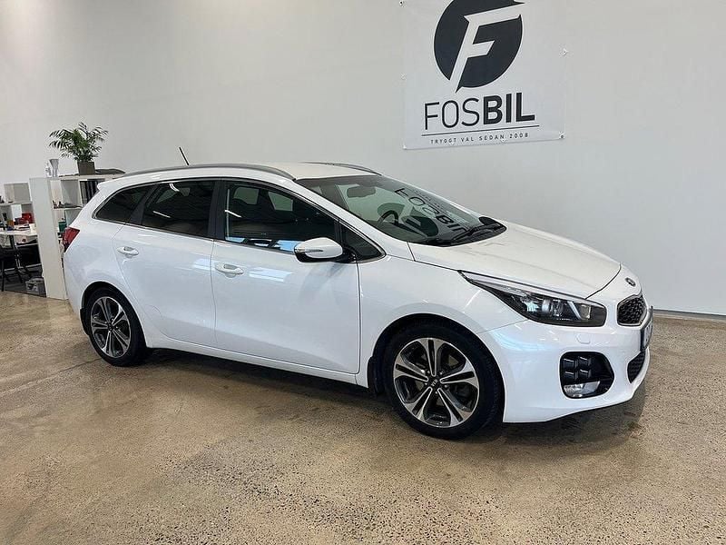 Vit Begagnad 2016 Kia Ceed Sportswagon GT-Line Kombi | 99 900 kr (Bra pris) - Bild 1/4