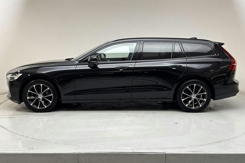 Begagnad Volvo V60 Plus 197 HK (144 kW) 2023 Svart Kombi