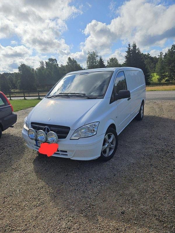 Vit Begagnad 2013 Mercedes Vito Minibuss | 63 000 kr (Marknadspris) - Bild 1/3