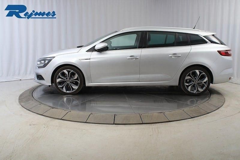 Begagnad Renault Mégane IV Bose Edition 132 HK (97 kW) 2018 Silver Kombi