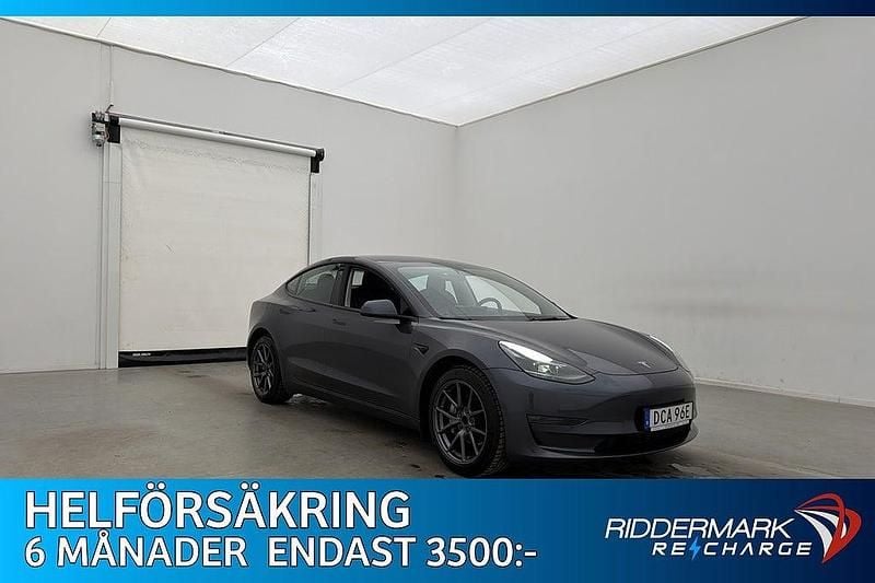 Grå Begagnad 2022 Tesla Model 3 Long Range AWD Sedan | 299 800 kr (Marknadspris) - Bild 1/3