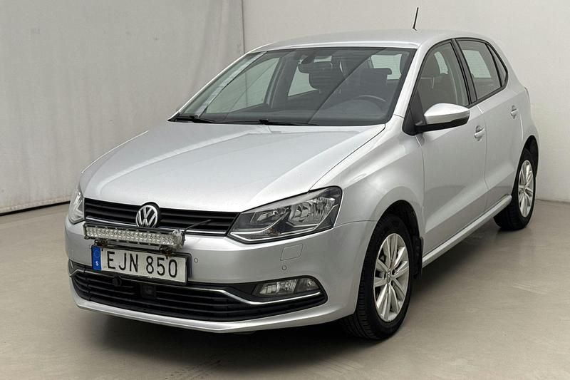 Silver Begagnad 2017 VW Polo | 80 000 kr (Dyr) - Bild 1/4