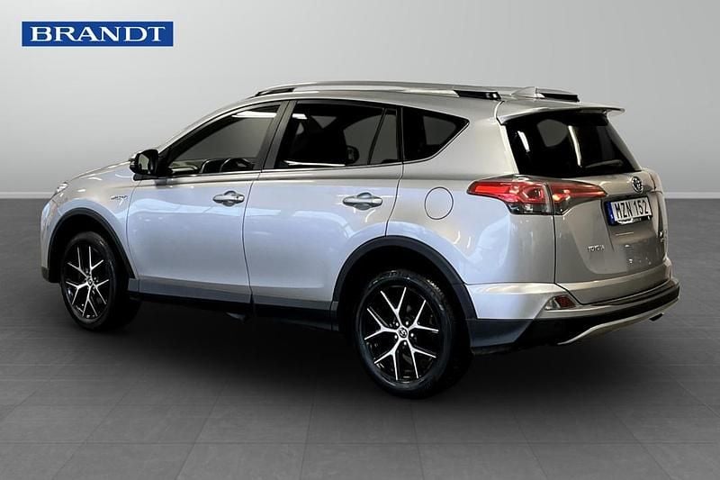 Begagnad Toyota RAV4 Hybrid Active 200 HK (147 kW) 2017 Silver SUV