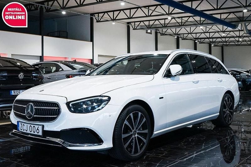 Vit Begagnad 2020 Mercedes E300 Avantgarde Kombi | 319 500 kr (Marknadspris) - Bild 1/4