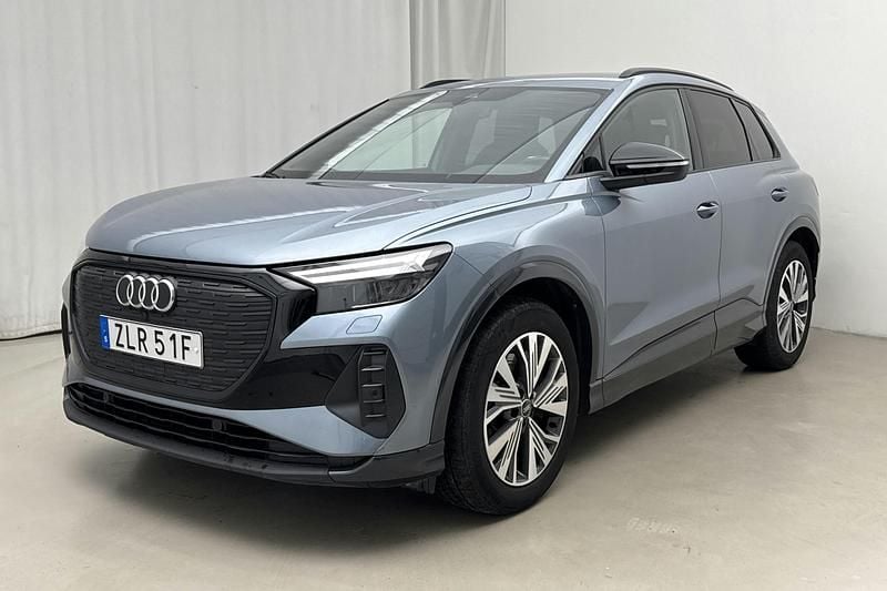 Blå Begagnad 2022 Audi Q4 e-tron Advanced SUV | 359 000 kr (Superpris) - Bild 1/4