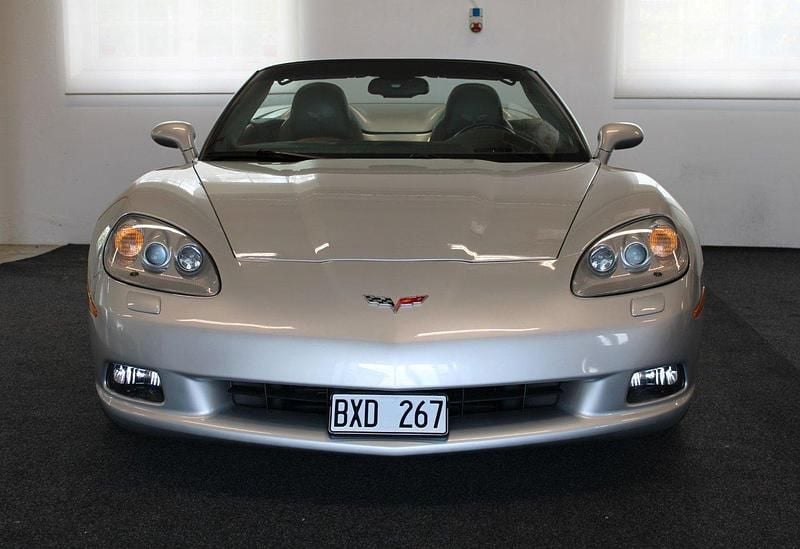 Begagnad Chevrolet Corvette LS 437 HK (321 kW) 2009 Grå Cab