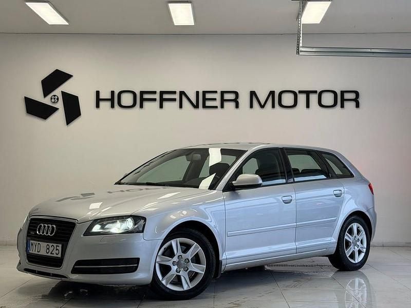 Begagnad Audi A3 Attraction 140 HK (102 kW) 2013 Silver