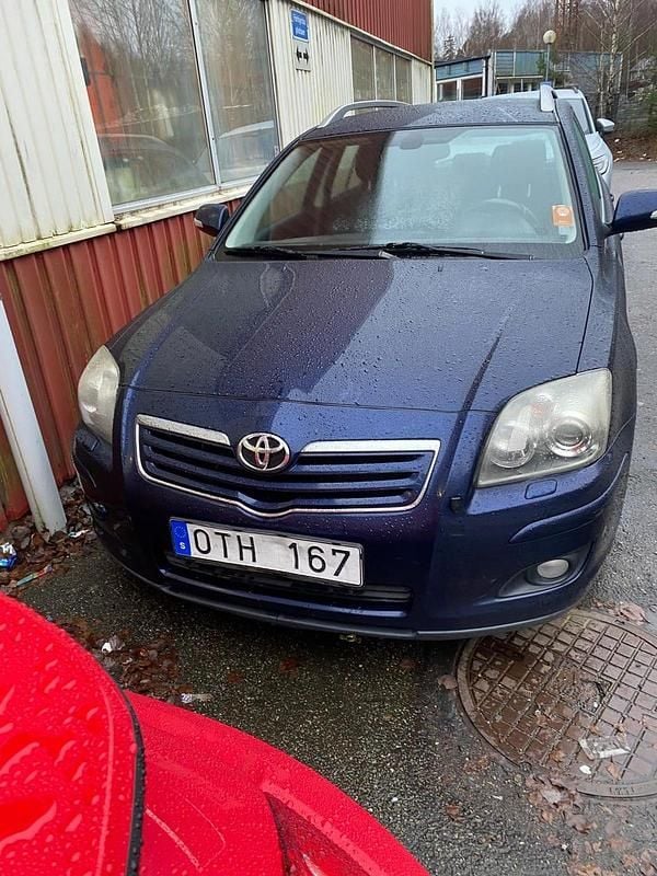 Begagnad 2008 Toyota Avensis Kombi | 28 500 kr (Marknadspris) - Bild 1/4