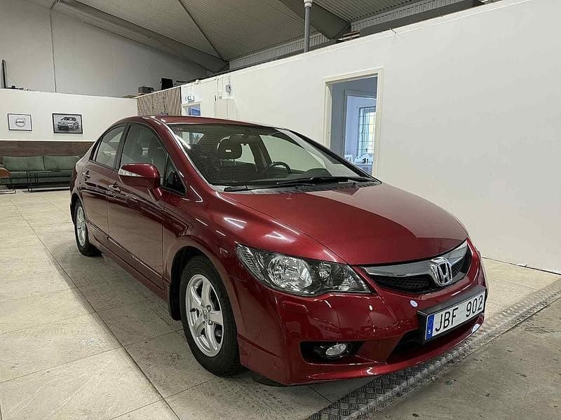 Begagnad Honda Civic Hybrid 116 HK (85 kW) 2009 Mörkröd Sedan
