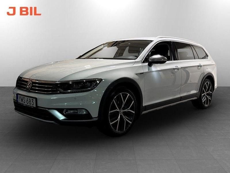 Begagnad VW Passat Alltrack 240 HK (176 kW) 2017 Vit Kombi