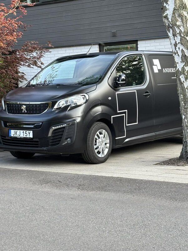 Vit Begagnad 2023 Peugeot e-Expert Van | 300 000 kr (Superpris) - Bild 1/4