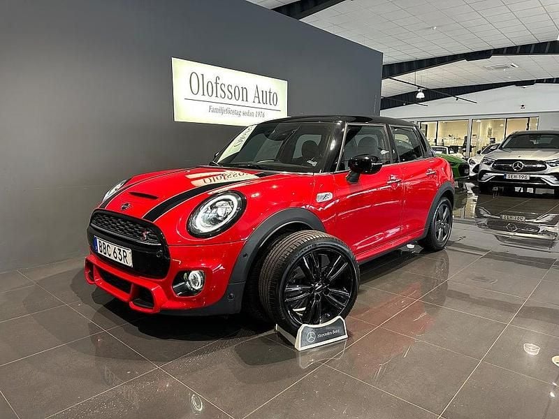 Chiliröd Begagnad 2020 Mini John Cooper Works Halvkombi | 249 000 kr - Bild 1/4