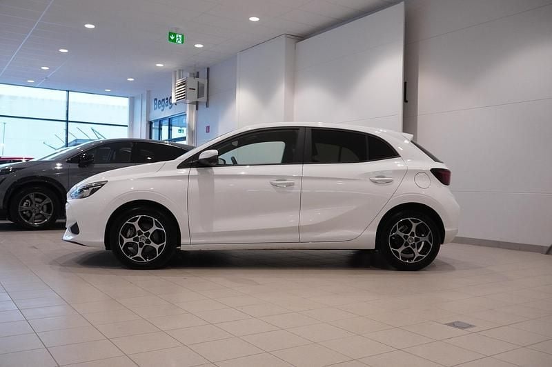 Begagnad MG MG3 Luxury 102 HK (75 kW) 2024 Vit Halvkombi