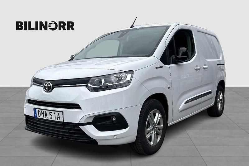 Begagnad Toyota Proace City City 100 kW (137 HK) 2024 Vit Minibuss