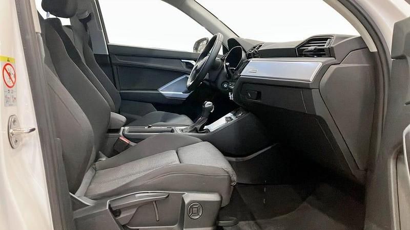 Begagnad Audi Q3 150 HK (110 kW) 2024 Vit SUV