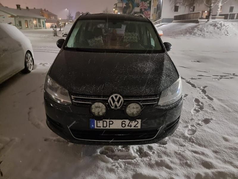 Begagnad 2011 VW Sharan Minibuss | 74 000 kr (Marknadspris) - Bild 1/4