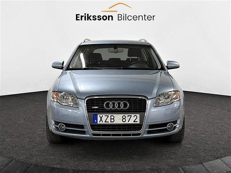 Begagnad Audi A4 Comfort 140 HK (102 kW) 2006 Blå Kombi