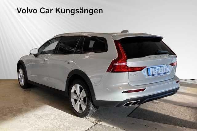 Begagnad Volvo V60 CC 197 HK (144 kW) 2021 Kombi