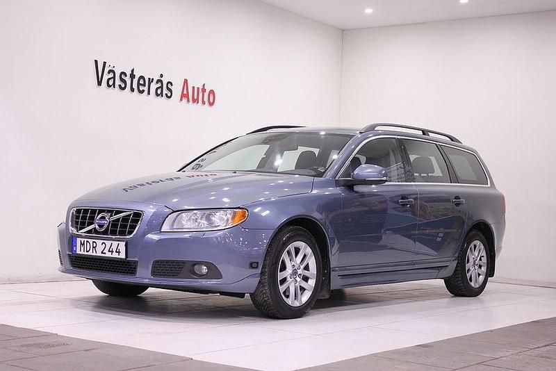 Begagnad Volvo V70 Momentum 179 HK (131 kW) 2011 Blå Kombi