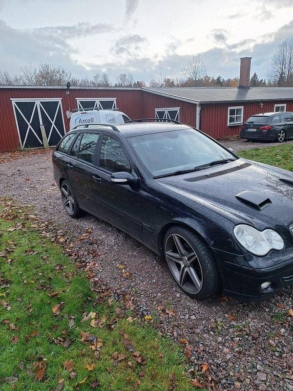 Svart Begagnad 2007 Mercedes C280 Classic Kombi | 28 000 kr - Bild 1/4