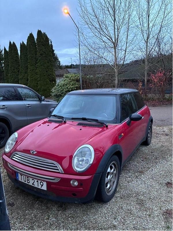 Begagnad 2003 Mini Cooper Halvkombi | 55 000 kr (Marknadspris) - Bild 1/4