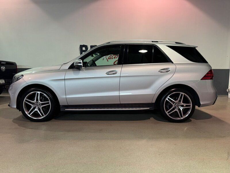 Silver Begagnad 2018 Mercedes GLE350 AMG SUV | 379 900 kr (Marknadspris) - Bild 1/4