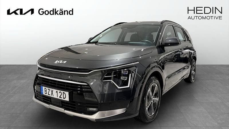 Grå Begagnad 2023 Kia Niro SUV | 279 900 kr (Superpris) - Bild 1/4