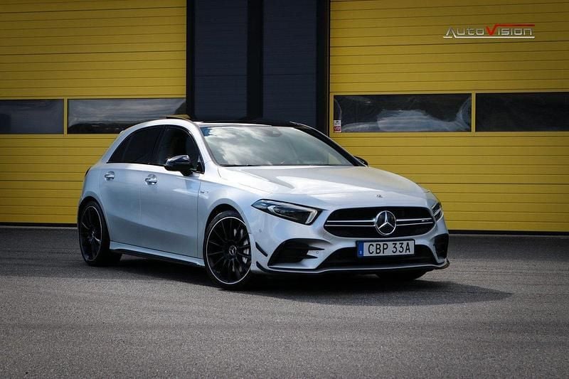 Silver Begagnad 2019 Mercedes A35 AMG AMG Halvkombi | 369 900 kr (Marknadspris) - Bild 1/4