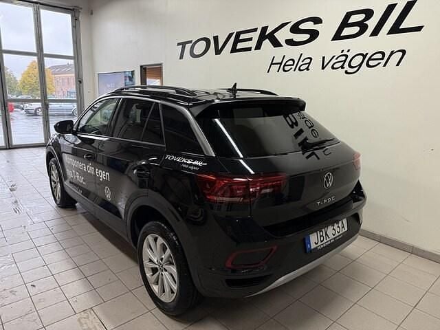 Ny VW T-Roc Life 150 HK (110 kW) 2025 Svart (deep black pearl) SUV