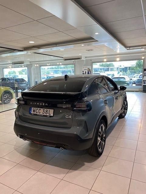 Ny Citroën C4 PureTech 131 HK (96 kW) 2025 Grön Halvkombi